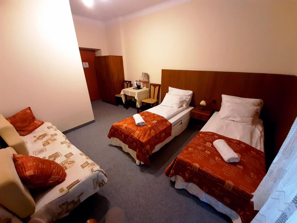 Red Carpet Hostel Krasków Eksteriør bilde