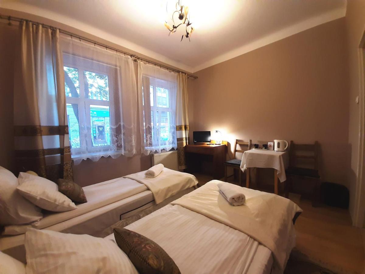 Red Carpet Hostel Krasków Eksteriør bilde