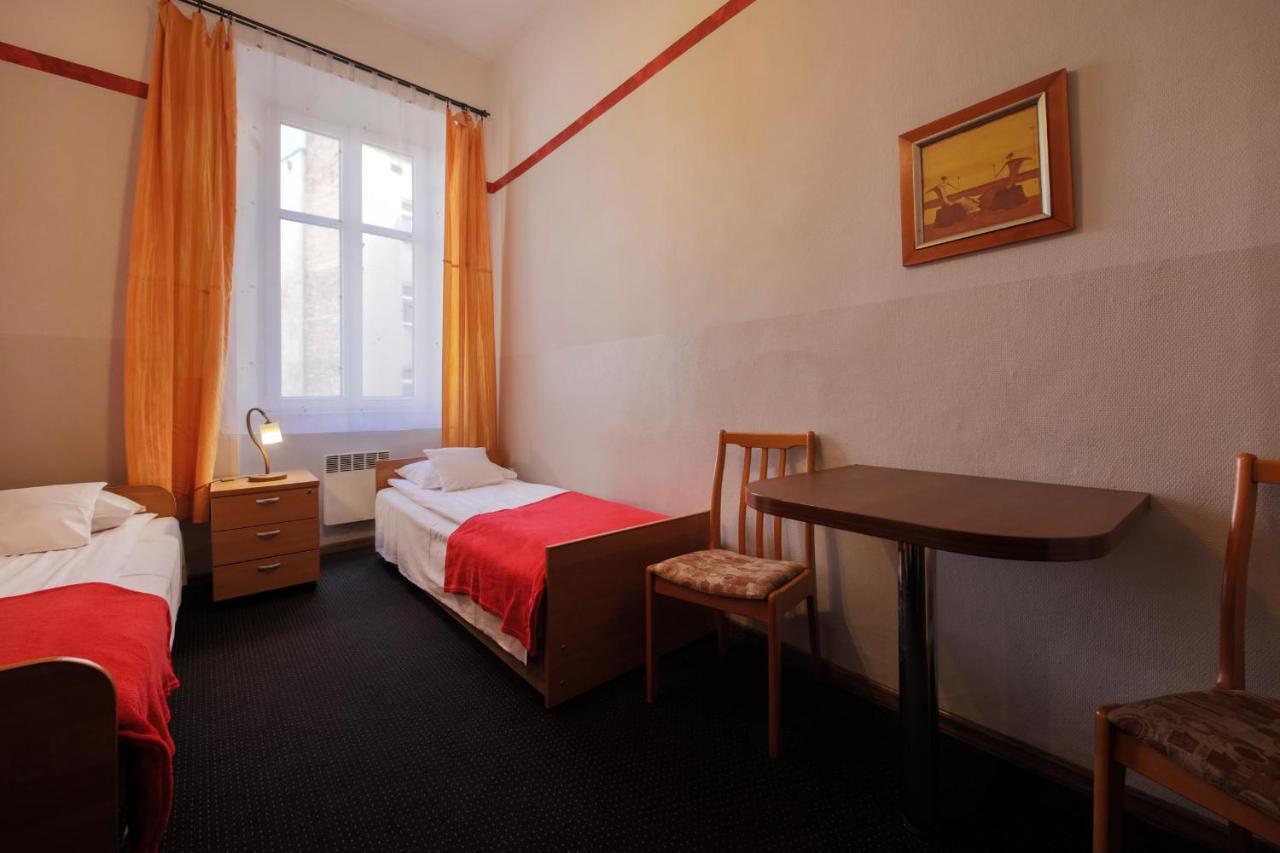 Red Carpet Hostel Krasków Eksteriør bilde