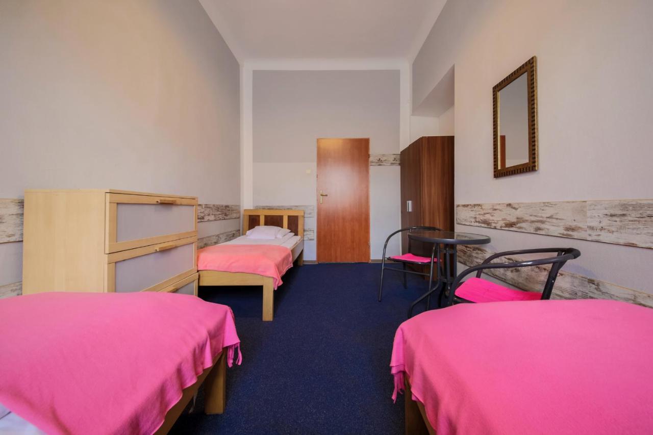 Red Carpet Hostel Krasków Eksteriør bilde