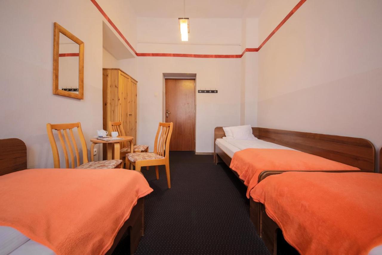 Red Carpet Hostel Krasków Eksteriør bilde