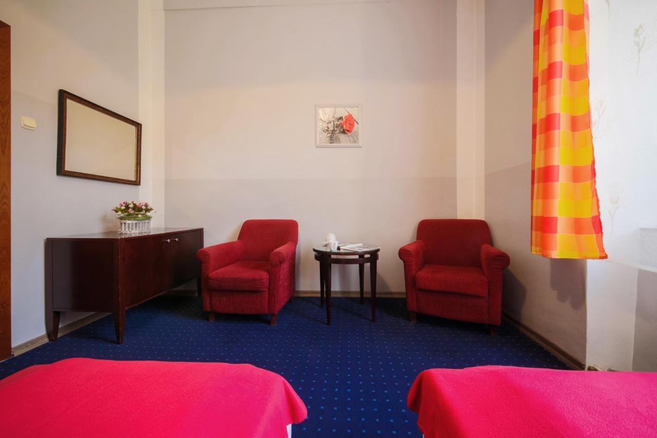 Red Carpet Hostel Krasków Eksteriør bilde