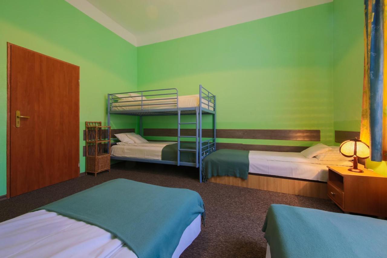 Red Carpet Hostel Krasków Eksteriør bilde