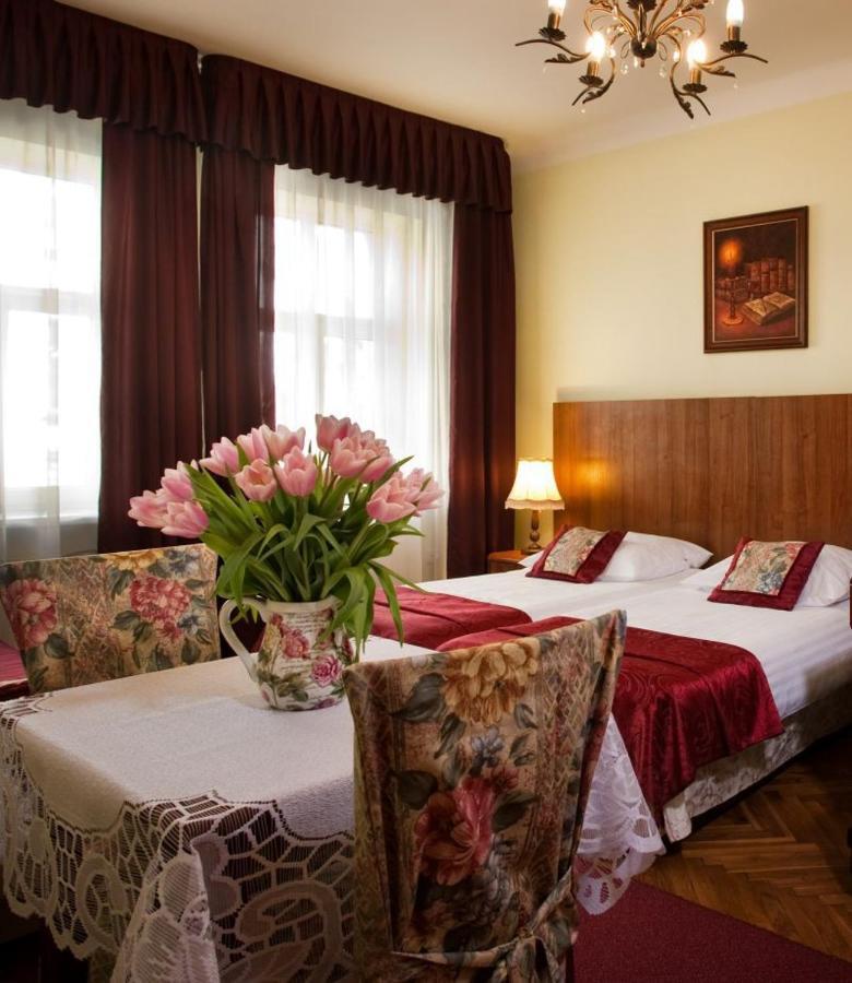 Red Carpet Hostel Krasków Eksteriør bilde